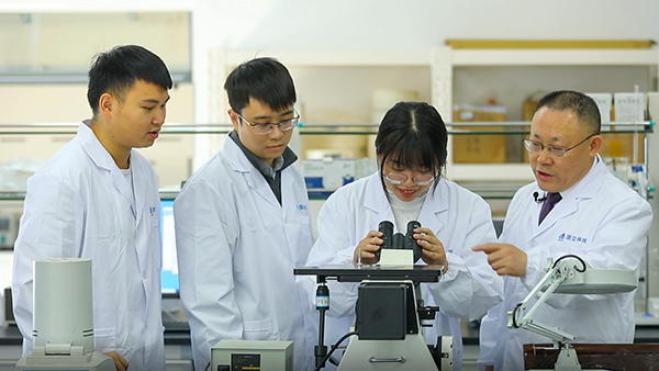 AG恒峰科技戴煜博士专著《先进复合材料高温热工装备》正式出版